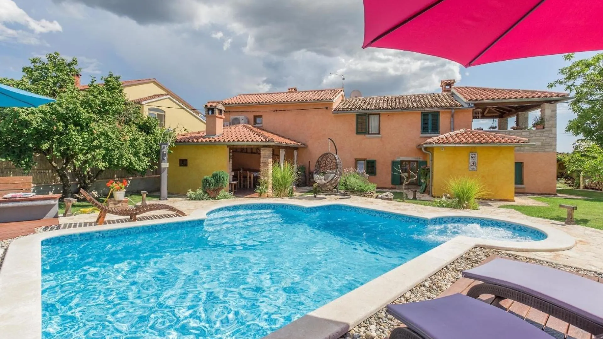 Holiday home Ferienhaus Mit Privatpool Fuer 6 Personen Ca 140 Qm In Svetvincenat, Istrien Binnenland Von Istrien Pula